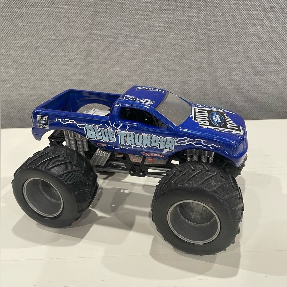 Hot Wheels Ford Monster Jam Blue Thunder monster truck die-cast off road vehicle - Picture 4 of 6